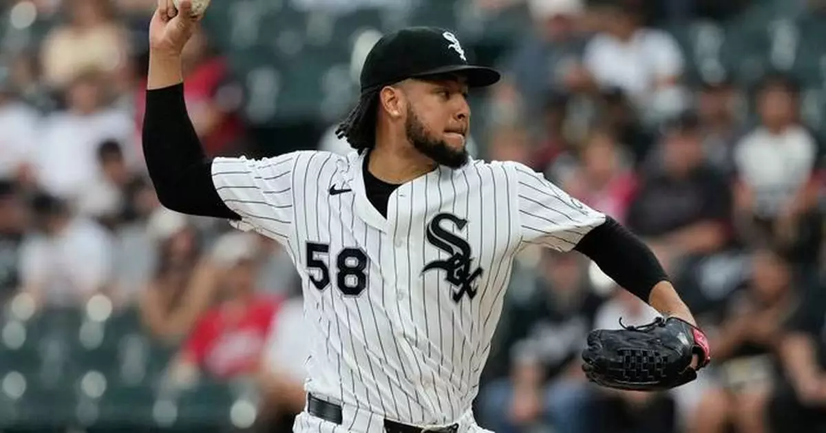 Luis Castillo strikes out 10 as the Chicago White Sox blank the Cincinnati Reds 5-0