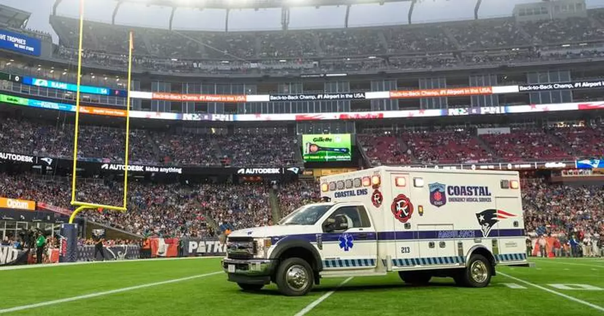 Eagles' Ja’Quinden Jackson has movement after being taken off in ambulance following injury