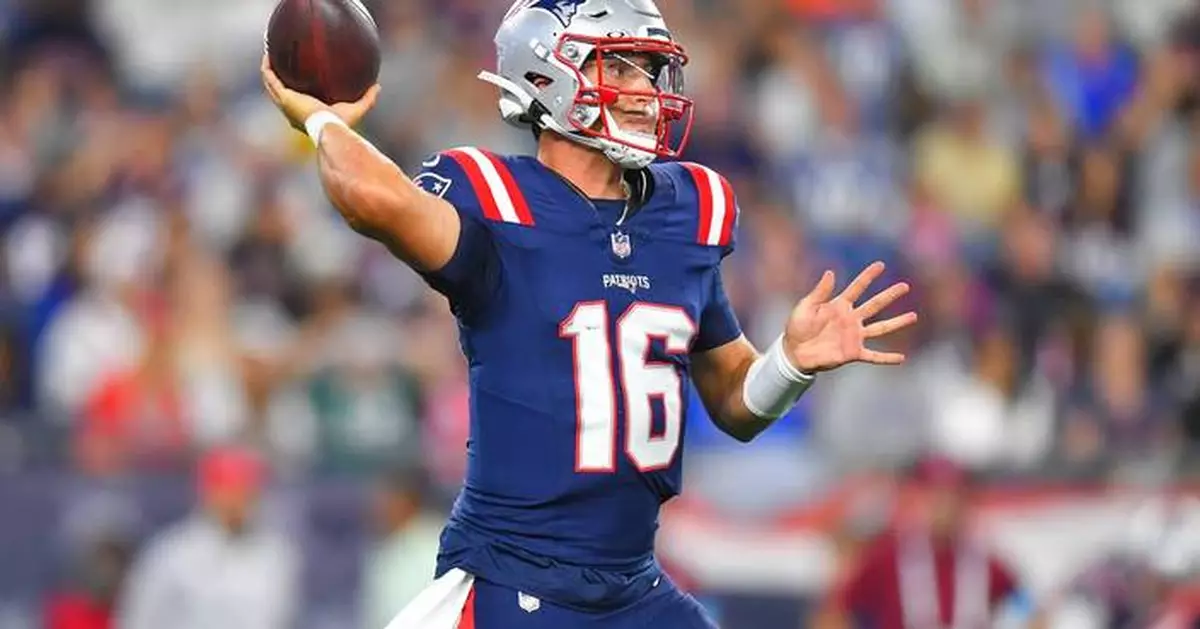 Tommy DeVito throws TD pass, Ja’Quinden Jackson taken off in ambulance as Patriots beat Eagles 24-21