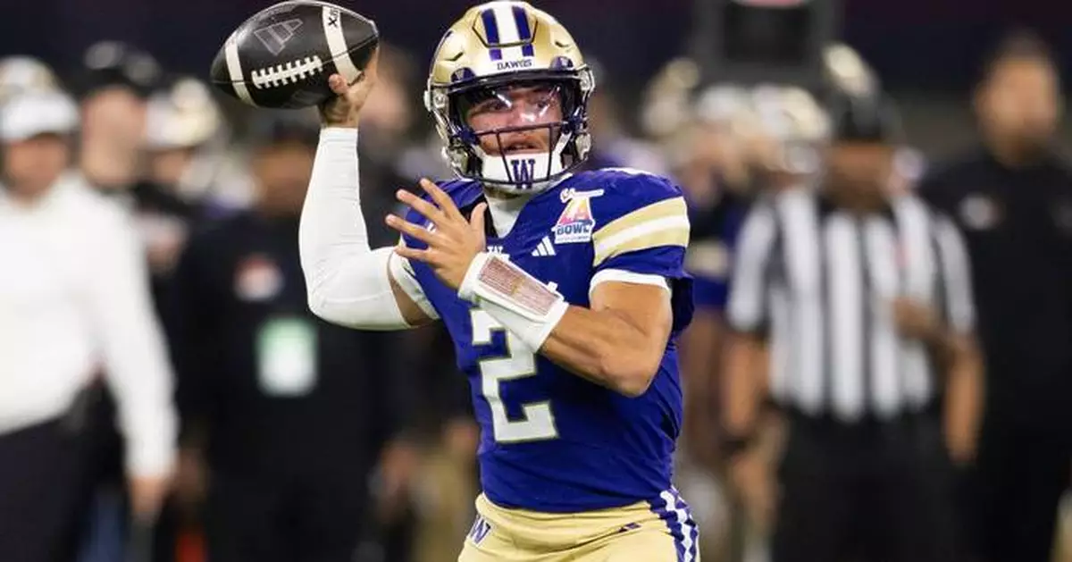 Washington quarterback Demond Williams Jr. seamlessly leading program after awkward near-departure
