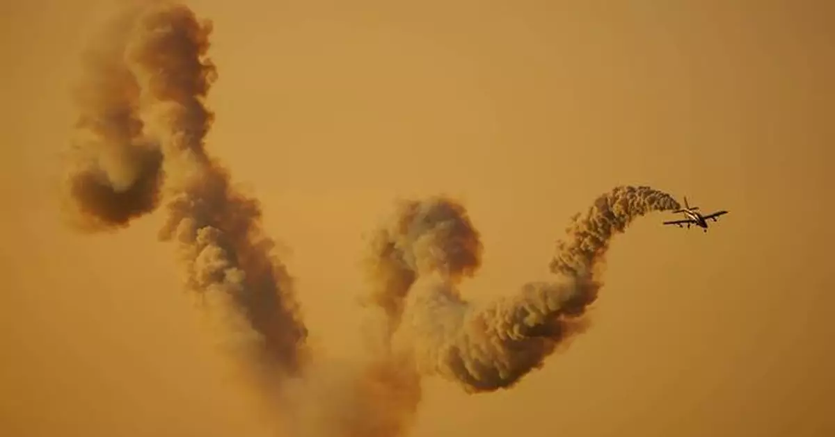 Aircraft and aerobatics dazzle at Bucharest air show, in photos