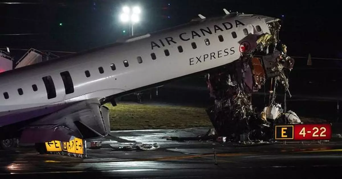 2 LaGuardia air traffic controllers left work an hour early before deadly crash, AP source says