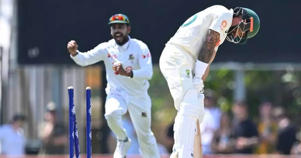 Australia drops Weatherald, recalls Renshaw after shock loss to Bangladesh in 1st cricket test