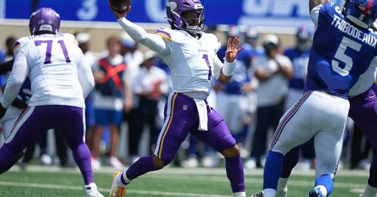 Murray debuts as Minnesota's starting QB and Dart throws for a TD as Vikings beat Giants 13-10
