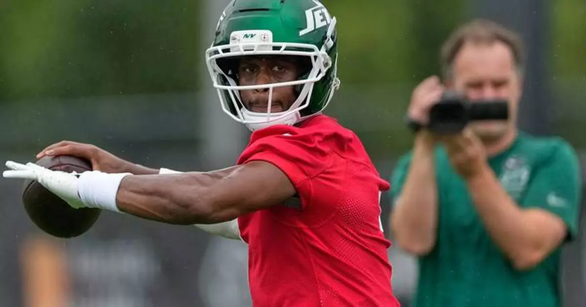 At 35 and in 14th season, Jets' Geno Smith has Frank Reich seeing a QB in his prime 'like he's 28'