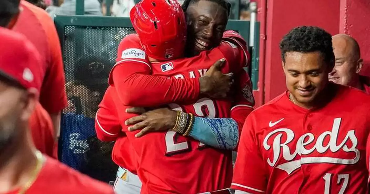 Bleday hits for cycle, De La Cruz also has 4 hits as Reds rout Diamondbacks 11-5