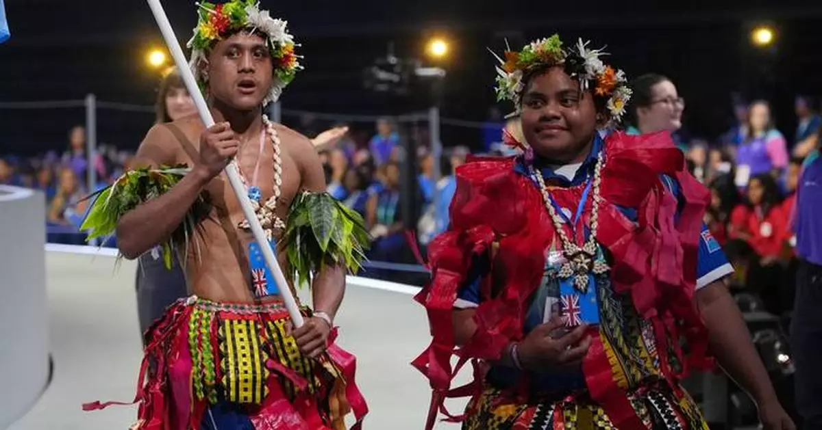 Boxer earns Tuvalu's first Commonwealth Games medal despite losing her only bout