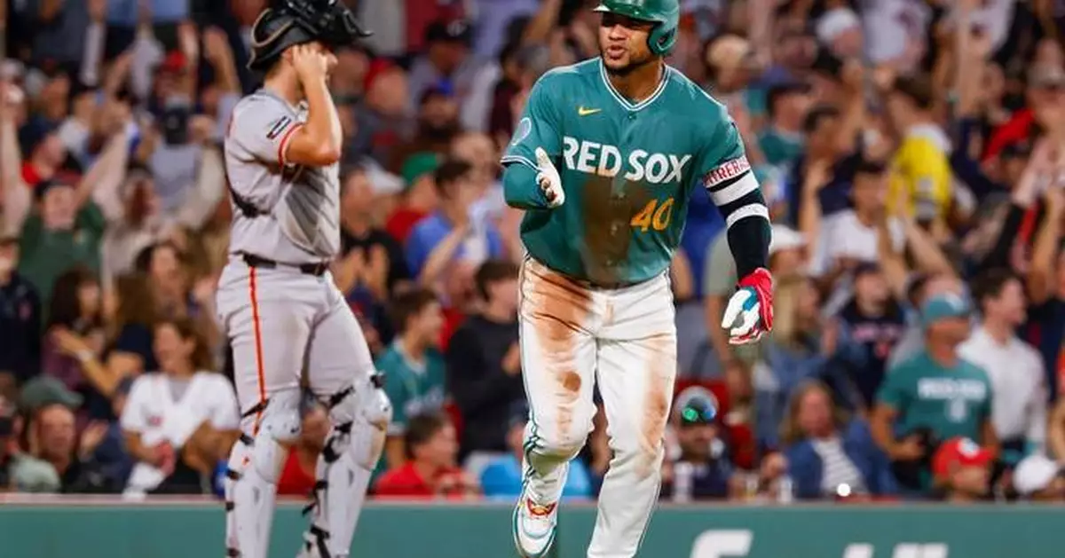 Willson Contreras hits 3-run homer, Red Sox outlast Giants 6-4 in Rafael Devers' return to Fenway
