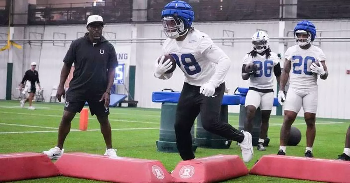 Colts keep 2021 league rushing champ Jonathan Taylor with 2-year, $44 million deal, AP source says