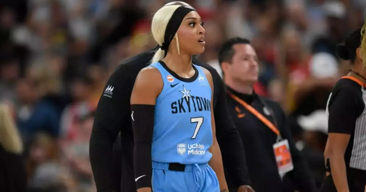 Sky's Carrington says she never claimed that the Flagrant 2 foul on her was white privilege
