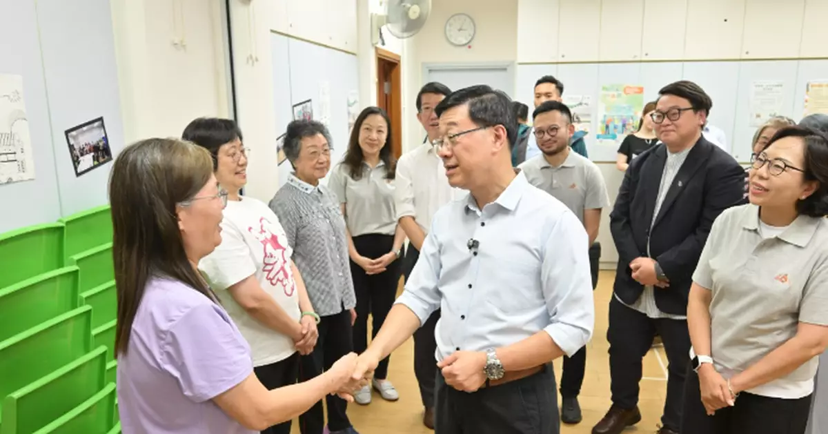 CE Engages with Sham Shui Po Residents on Healthcare and Elderly Services During District Visit