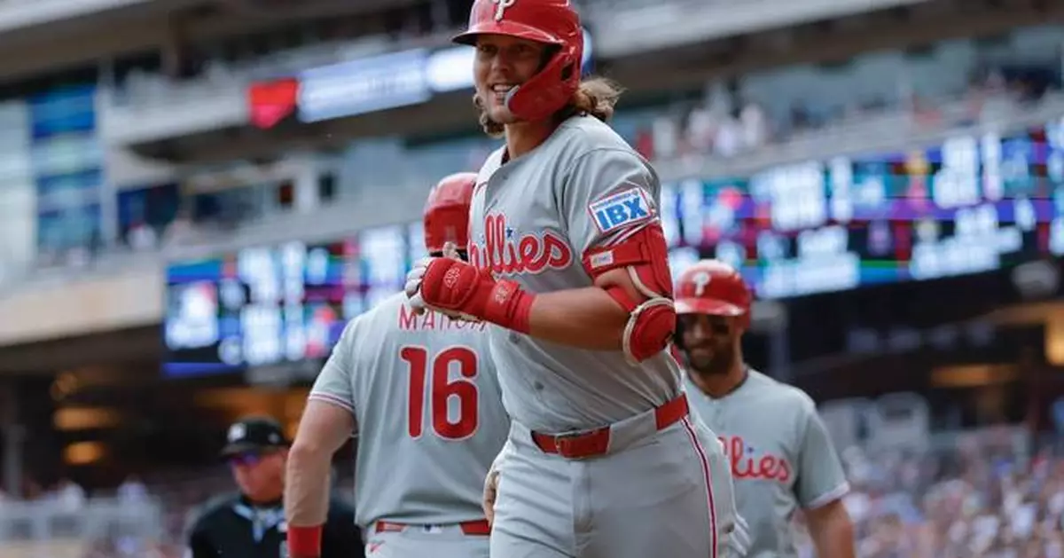 De La Cruz hits go-ahead single, Phillies overcome five-run deficit to beat Minnesota 7-5