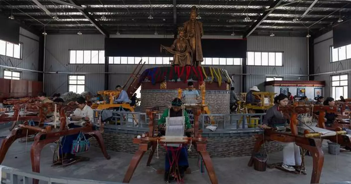 A Tibetan cooperative keeps a centuries-old weaving tradition alive