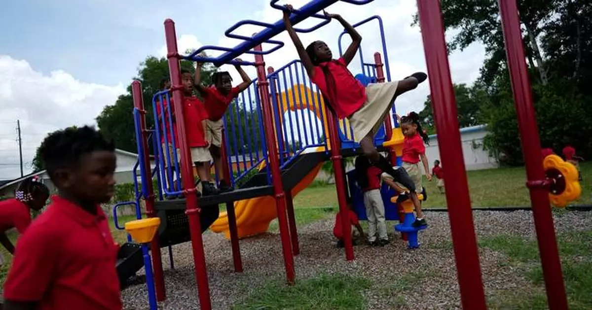 How to help your kids make friends at a new school