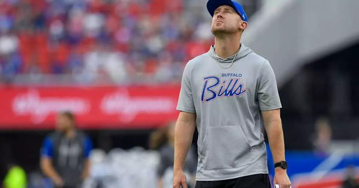 Bills coach Joe Brady enjoys father-son moment before team holds first practice in new stadium