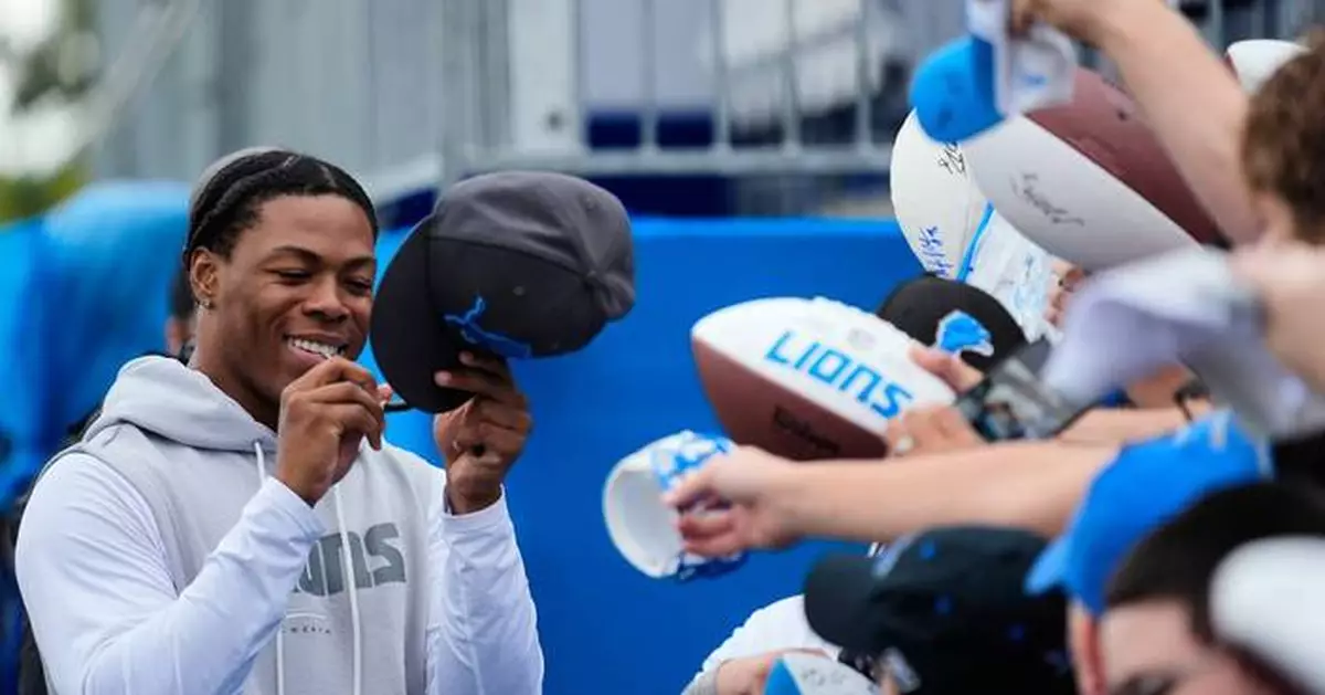 Jahmyr Gibbs back on the field for the first time since Detroit Lions training camp started