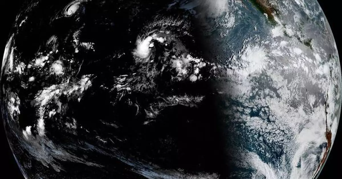 Still recovering from Hurricane Lala, Hawaii prepares for a possible weekend cyclone