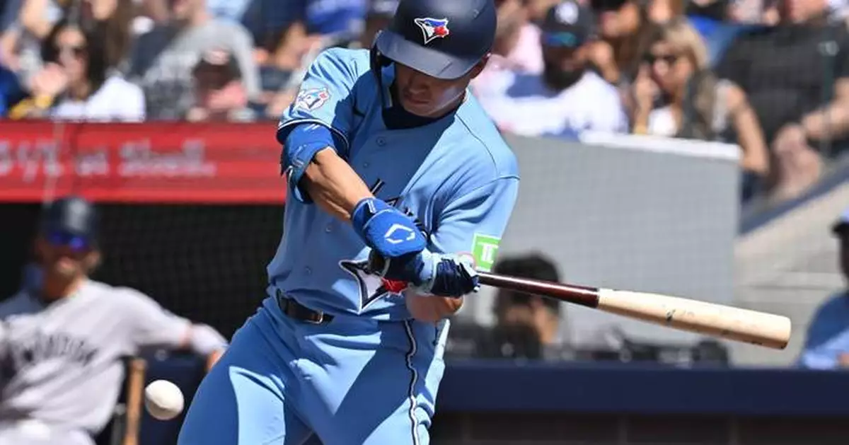 McAdoo’s clutch 7th-inning double helps lift Blue Jays past Yankees 4-1
