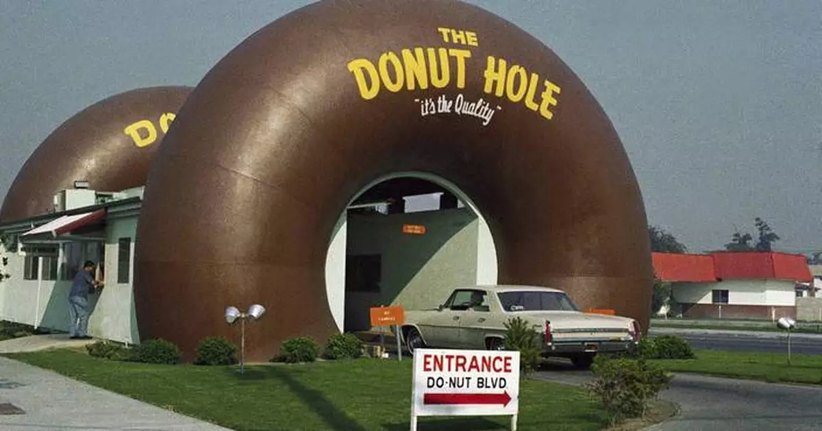 Pull up to the window, please, for a glimpse of an American icon: The drive-thru