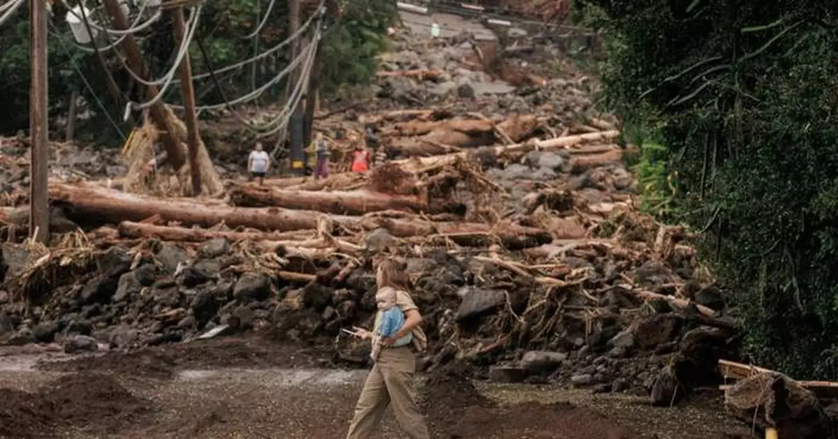 Tropical Storm Moke advances toward Hawaii as winds strengthen