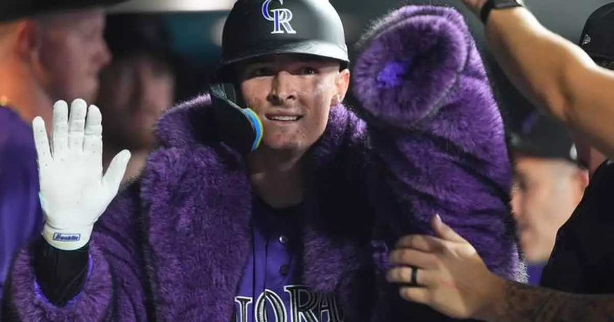 Rockies lock up outfielder Mickey Moniak with a $16.25 million, 2-year contract for 2027 and '28