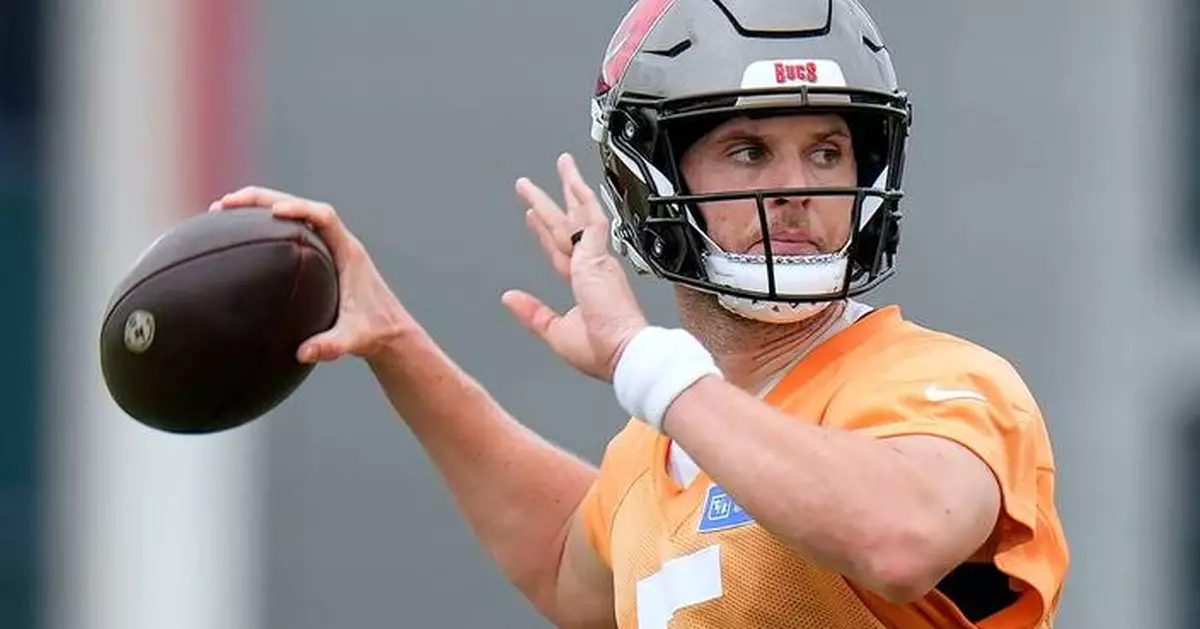 Buccaneers wide receiver Emeka Egbuka limps off vs Jets in joint practice, doesn't return