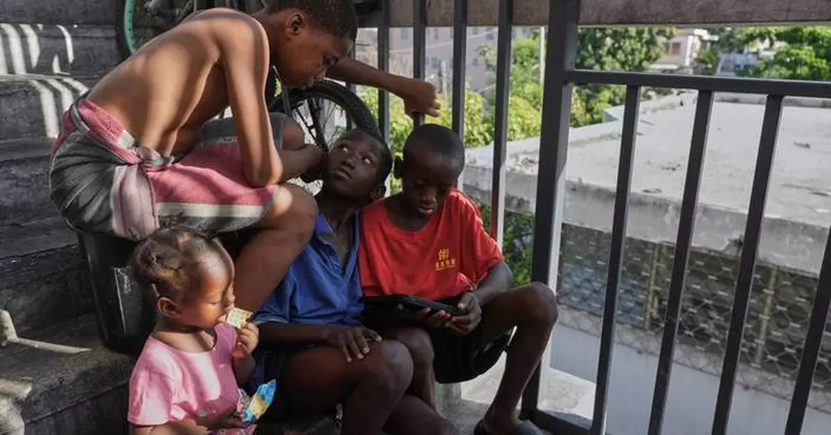 First group of deportees arrives in troubled Haiti after US ends TPS program