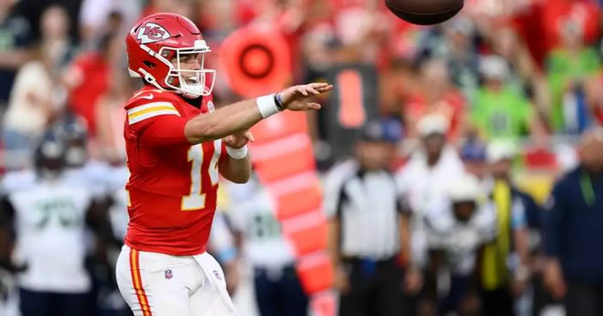 Seattle's Myers misses field goal as time expires and Seahawks play to 9-9 tie with Chiefs