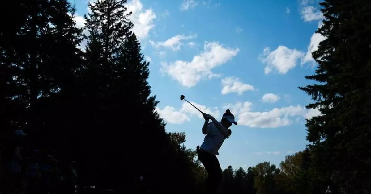 Yamashita opens 5-stroke lead in CPKC Women’s Open as players fight off mosquitos