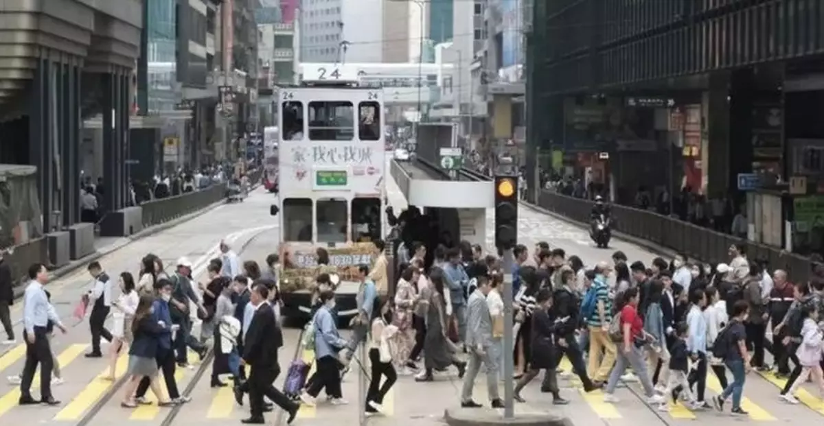 Hong Kong's Population Reaches Nearly 7.52 Million Amidst Natural Decrease and Inflow of Residents