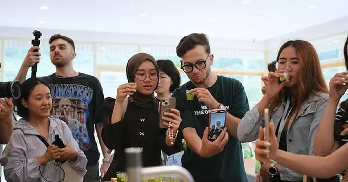 Gen Z Visitors Explore Guizhou's Path to Global Markets
