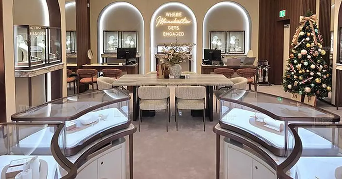 DG Display Showcase Helps Wongs Jewellers' Manchester Store Reach UK Store Design of the Year Shortlist