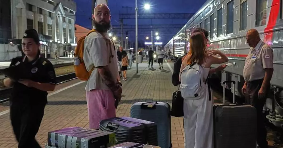 Russians are still fleeing abroad, citing fears of a new mobilization and a loss of freedom