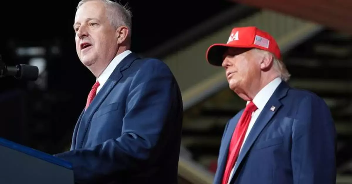 Trump pushes his $5,000 'dividend' pledge if GOP wins midterms. Republican candidates, not as much