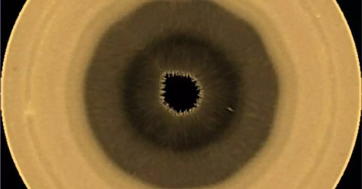 Scientists find a huge 10-sided wave pattern swirling in the clouds over Saturn's south pole