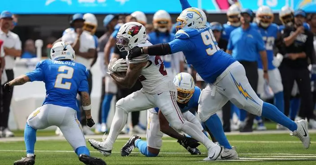 Chargers' defense struggles in first outing under new coordinator Chris O'Leary