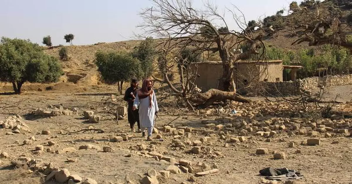 Afghanistan says 28 fighters killed, 32 captured after crossing from Pakistan