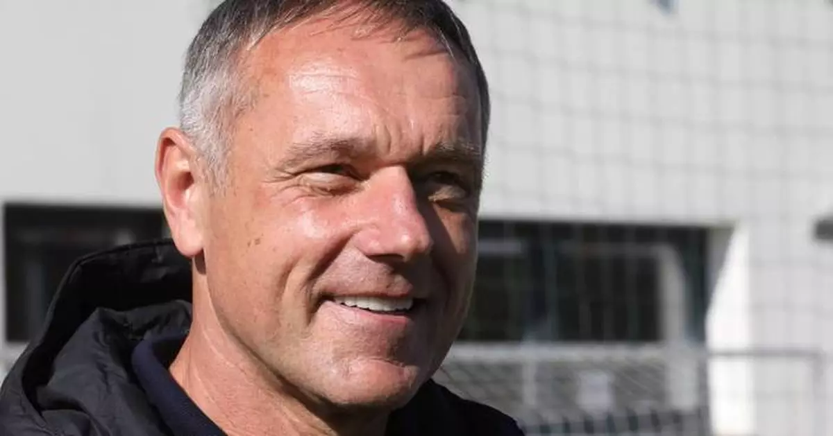 Former West Ham and Czech Republic goalkeeper Luděk Mikloško dies at 64