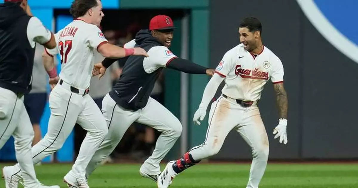 Rocchio delivers 2-run double in 9th, Guardians rally to stun White Sox 7-6 and tighten AL Central