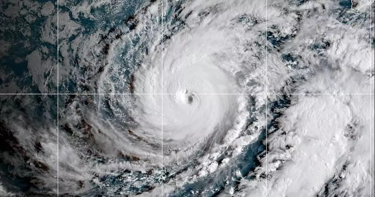 Hurricane Lowell expected to pass near one Hawaiian island and cause major rains statewide