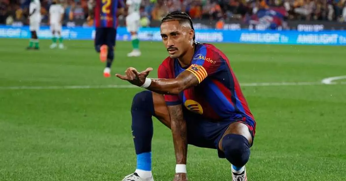 Raphinha is leading high-scoring Barcelona, says players are hungry for goals
