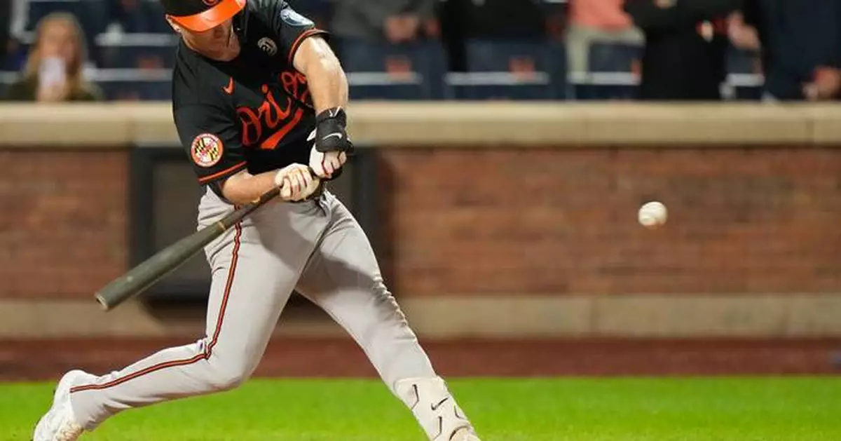 Alonso ties it in 9th with 300th homer and Orioles beat Mets 7-5 in 11 on Mayo's inside-the-parker