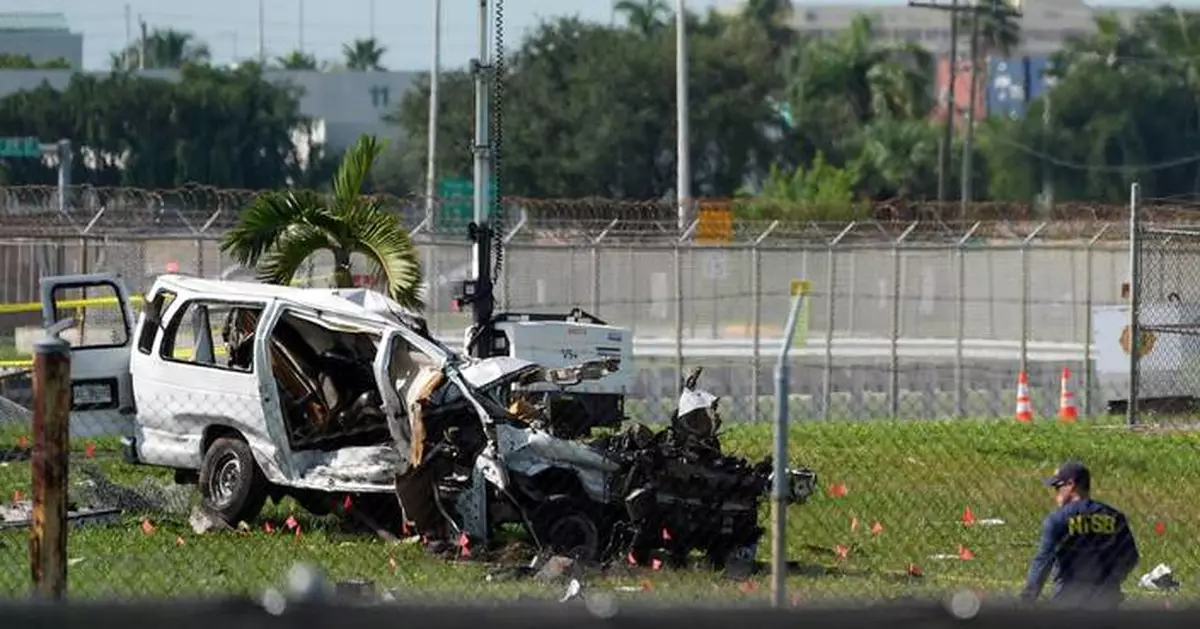 All 5 killed in Miami cargo jet crash were in a van used by plane cleaners