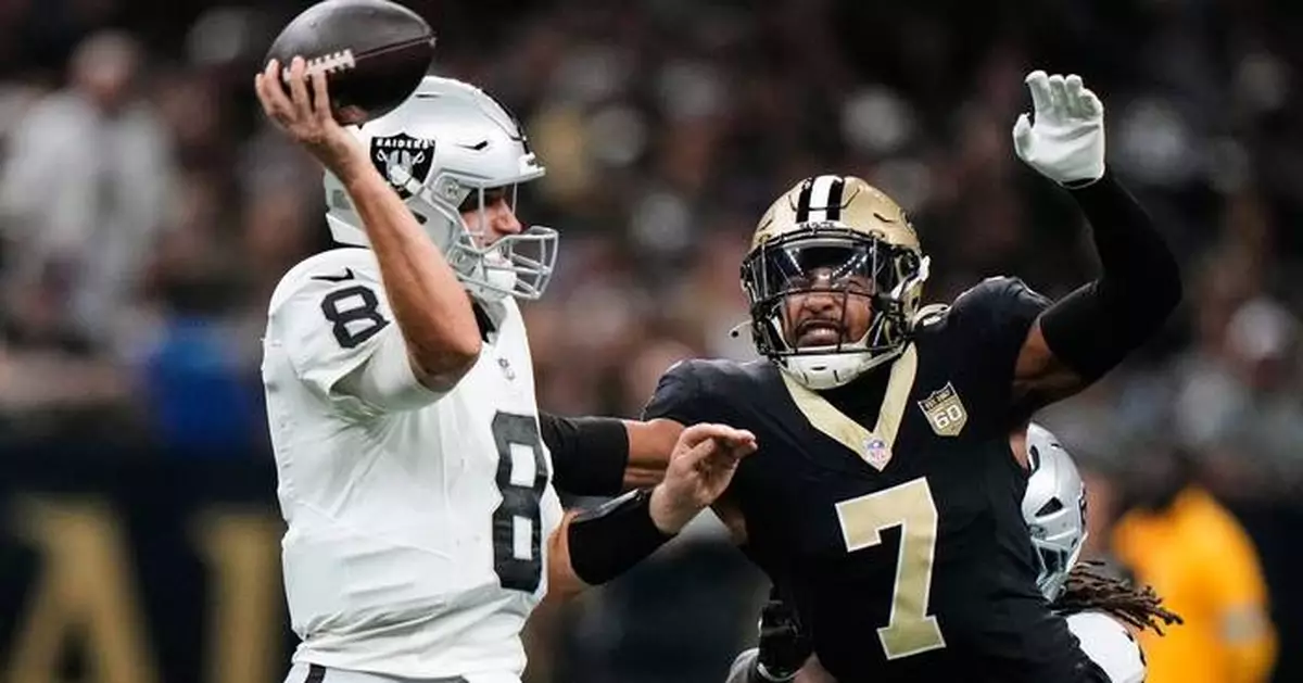 Kirk Cousins passes for 3 TDs and the unbeaten Raiders come back to top the Saints 35-27