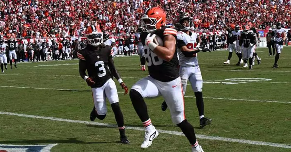 Deshaun Watson outplays Baker Mayfield, leading the Browns to a 23-19 win over the Buccaneers
