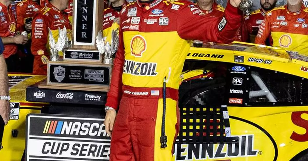 Kyle Larson, Joey Logano climbing in NASCAR Chase with pressure mounting on Ryan Blaney