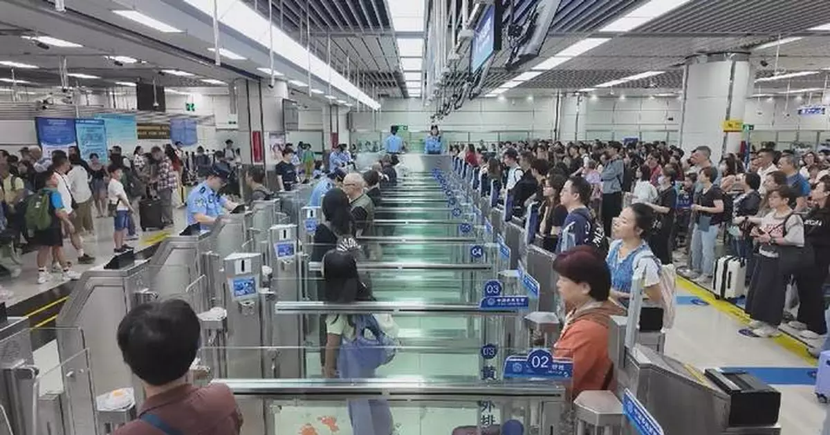Mid-Autumn, National Day holidays to bring border crossing surge