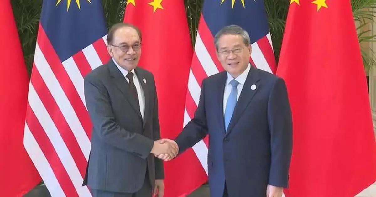 Chinese premier meets Malaysian prime minister
