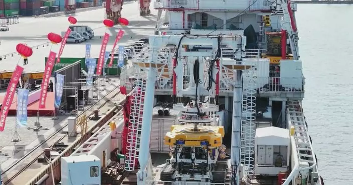 China launches deep-sea robot for South China Sea exploration