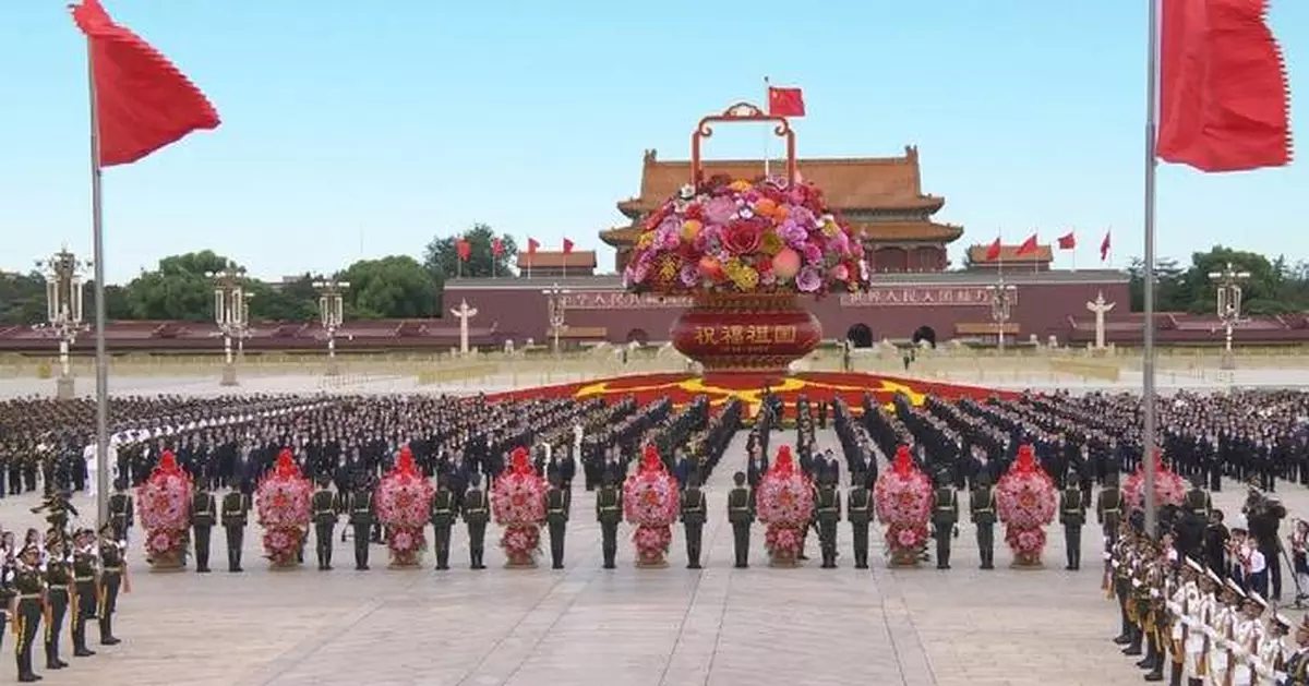 Xi pays tribute to national heroes on Martyrs' Day